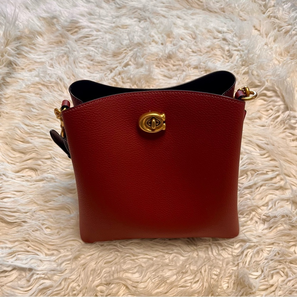 NWOT COACH Willow Women’s Dark Red Leather Bucket Shoulder Bag